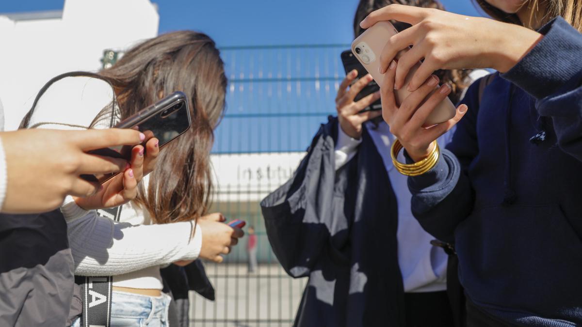 Expertos y familias claman por el derecho a la desconexión digital de los menores: “No podemos sacrificar a otra generación”