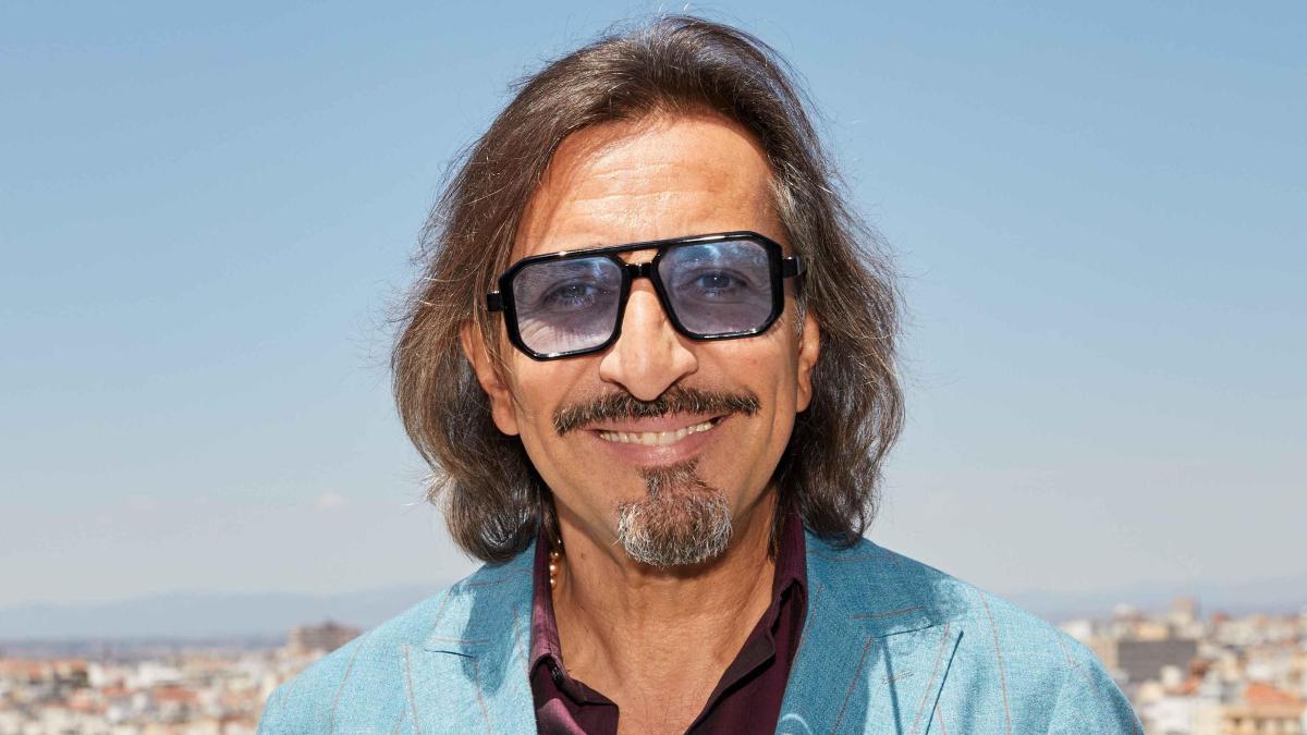 Antonio Carmona, cantante, 60 años: “Estuve muy enfermo, fue duro, me dijeron que quizá no volvería a subirme a un escenario; aprendí muchísimo de todo eso y desde entonces me cuido mucho más”