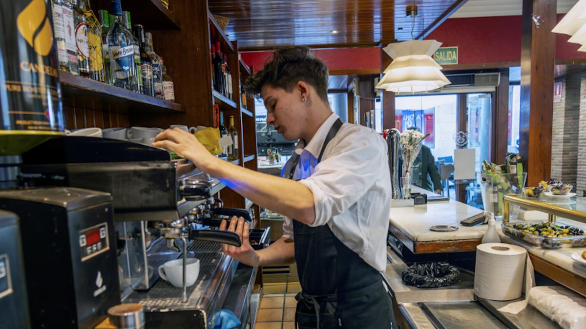 El empleo bate un nuevo récord con cerca de 21,8 millones de afiliados