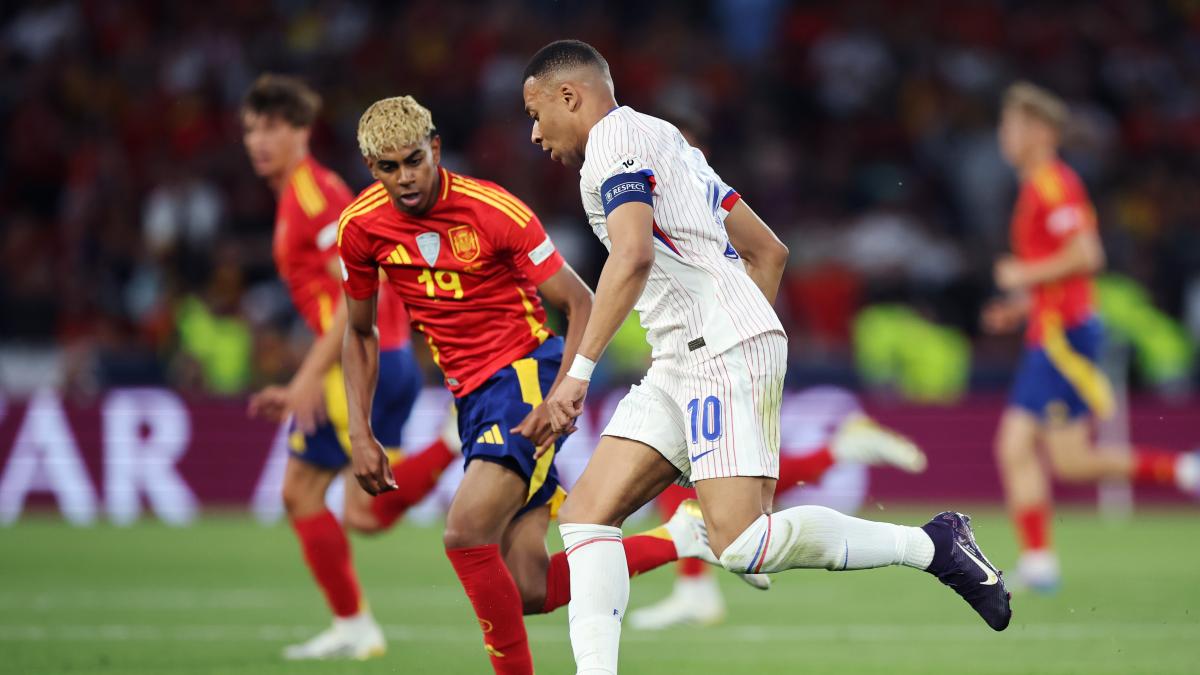 Mbappé se reivindica como delantero centro y apuesta por Dembélé para el Balón de Oro